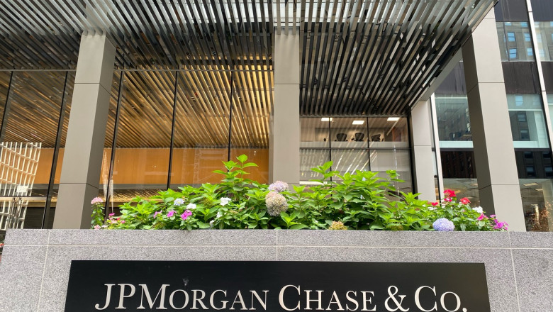 jpmorgan victoria lui nicusor dan reduce riscul politic o scadere a ratingului sub nivelul de investitii mai putin ingrijoratoare 683146a0aa538