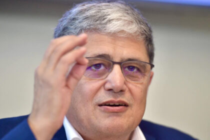 bolos deficitul nu s a nascut din neglijenta ci din decizii votate unii dintre cei mai vocali critici sunt cei care le au promovat 686c24be41648