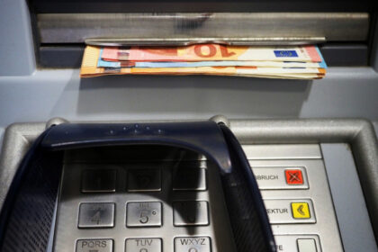 preluare unei banci din romania se apropie de final ce trebuie sa faca clientii ca sa si poata accesa banii din conturi 68bfbe54a73ef