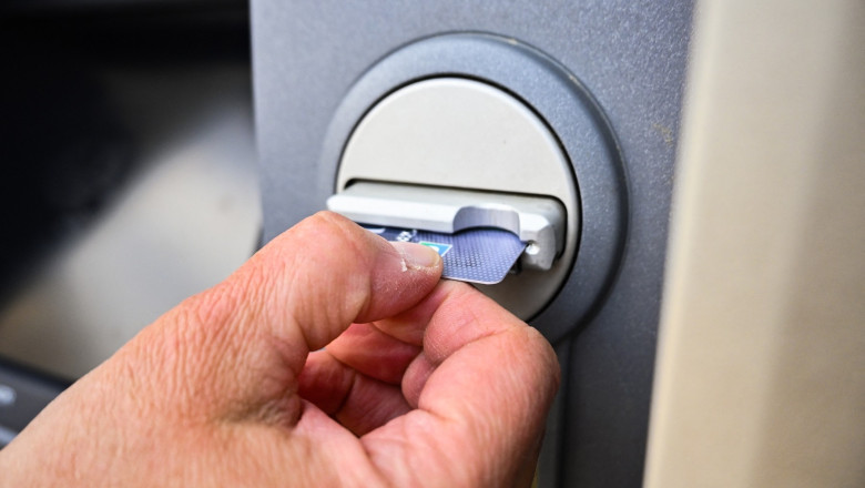 o banca dispare din romania ce se intampla cu clientii si pana cand pot fi folosite cardurile 68f0bcc866b91