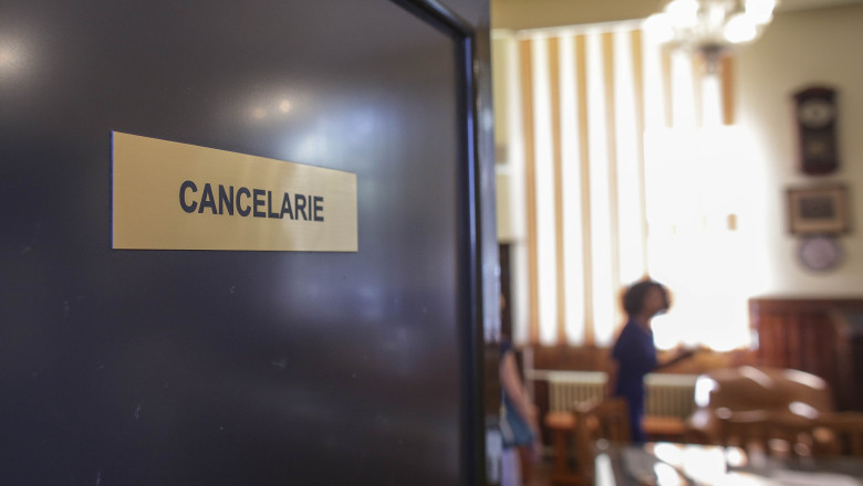 cand ar putea primi profesorii prima de cariera didactica anuntul ministrul educatiei 690cc7b88d085