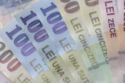 a crescut salariul mediu net in romania la ce valoare se situa in noiembrie 2025 si care este domeniul campion la majorari 696a125628cf4