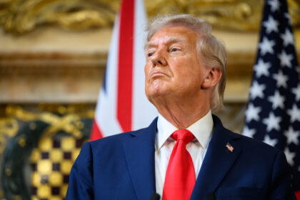 semne de intrebare dupa ce donald trump a cumparat obligatiuni netflix si warner bros de pana la 2 milioane de dolari 6977541963370